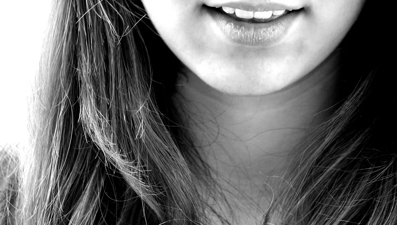 One in four of us is dealing with bad breath. Make sure your dental health is in good shape by following these tips from Dental Care Ireland.