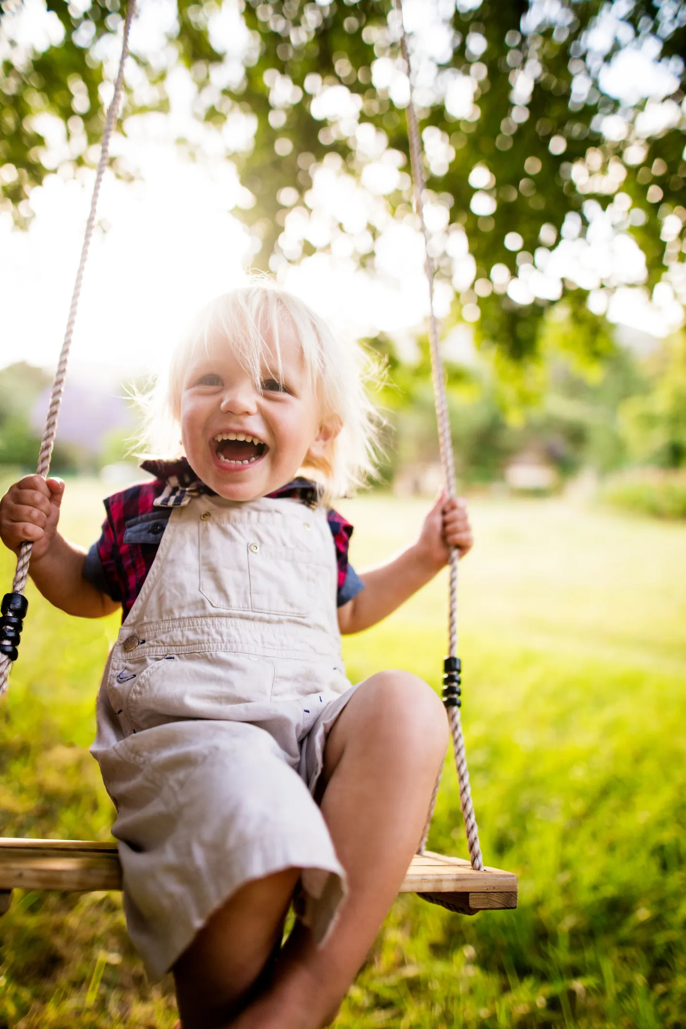 With summer here and children off school, it’s the perfect opportunity to bring them to the children dentist whether for their first visit or a check-up.